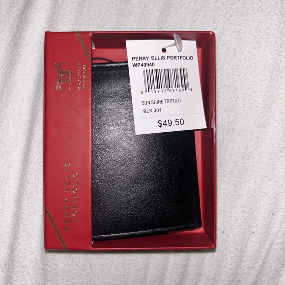 Perry Ellis Portfolio wallet - Picture 4 of 5